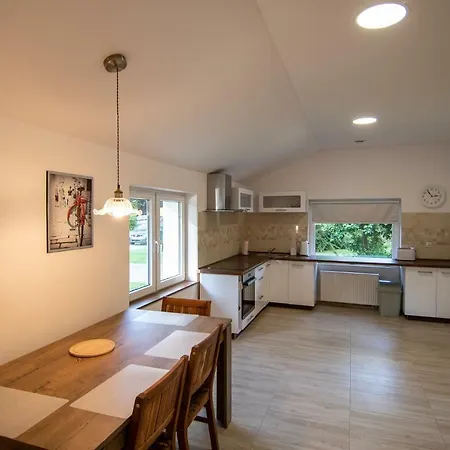 Daire Podwarszawskie Stara Wies (Pruszkow)